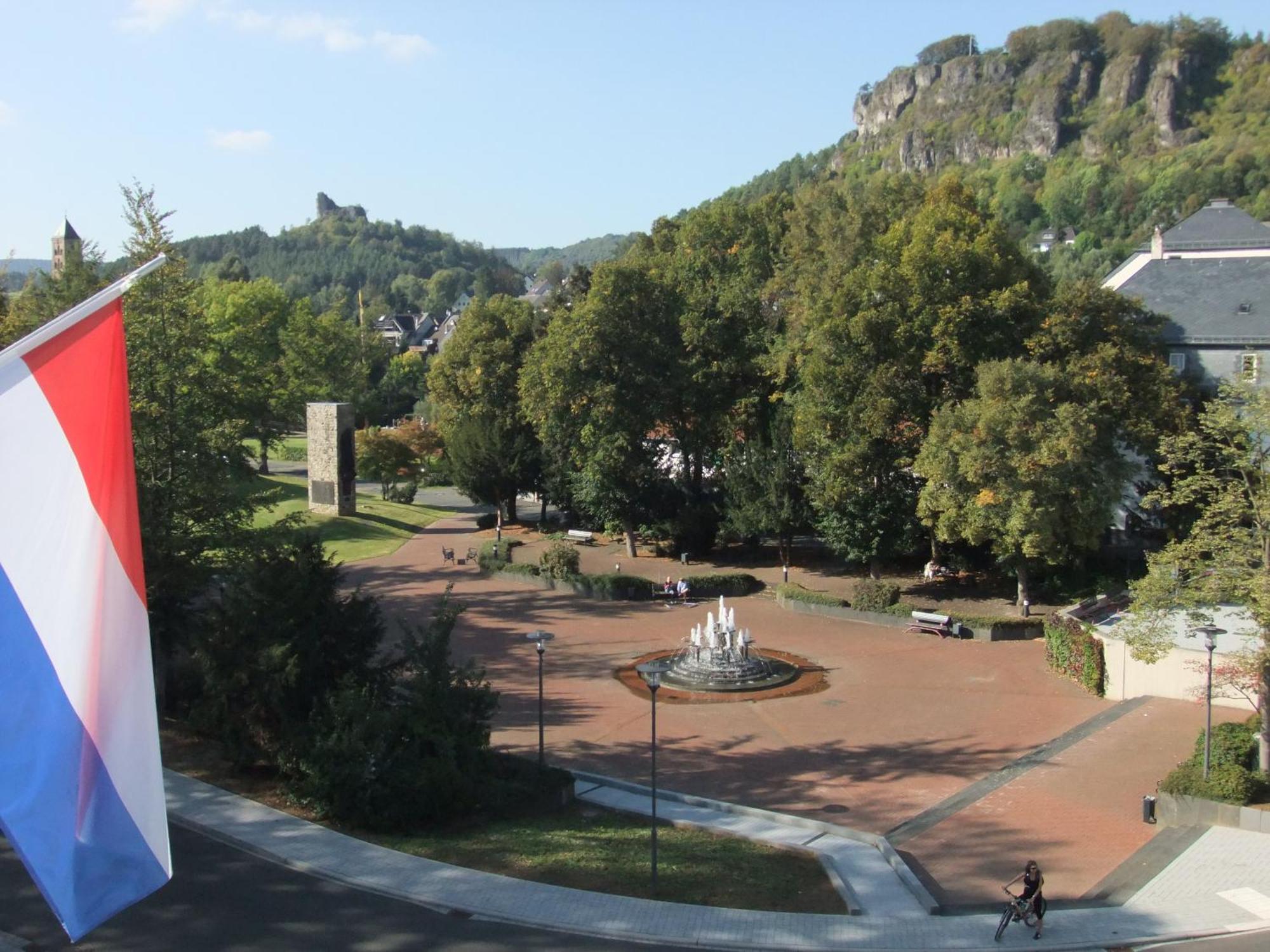 Hotel garni Am Brunnenplatz Gerolstein Buitenkant foto